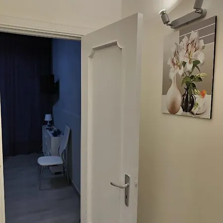 דירה For Rent